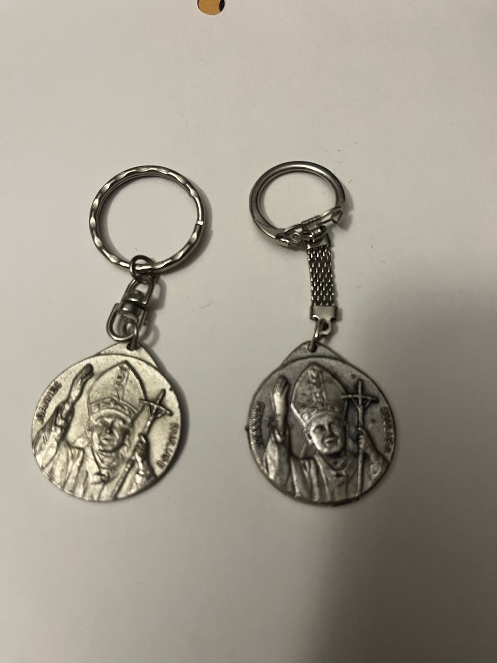 Pair of John Paul 2 keychains